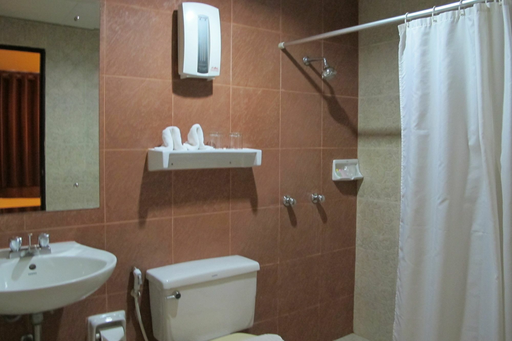Travel Lodge Surawong (Adults Only) バンコク都 エクステリア 写真
