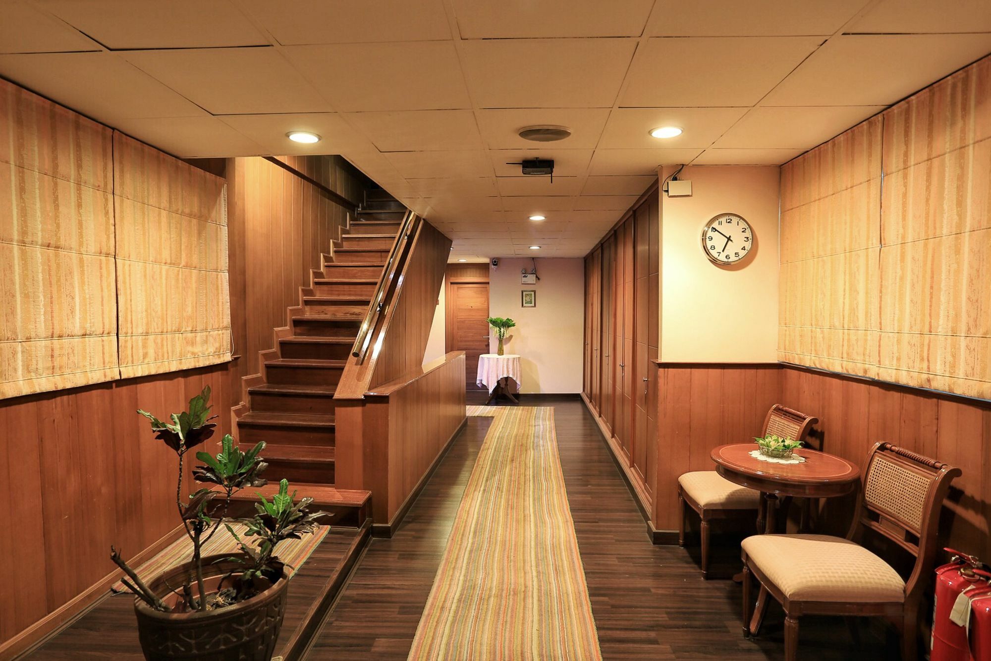 Travel Lodge Surawong (Adults Only) バンコク都 エクステリア 写真