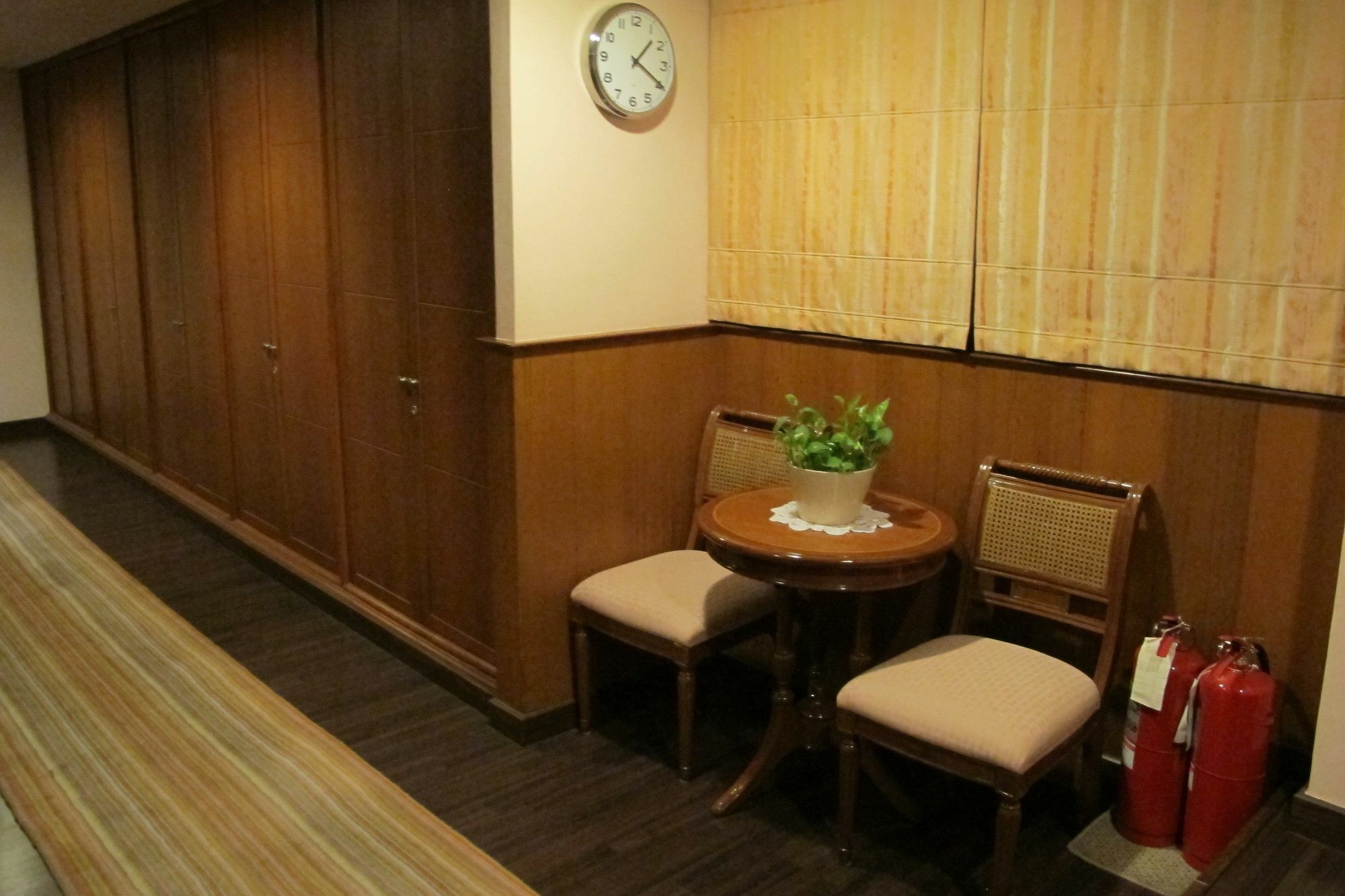 Travel Lodge Surawong (Adults Only) バンコク都 エクステリア 写真