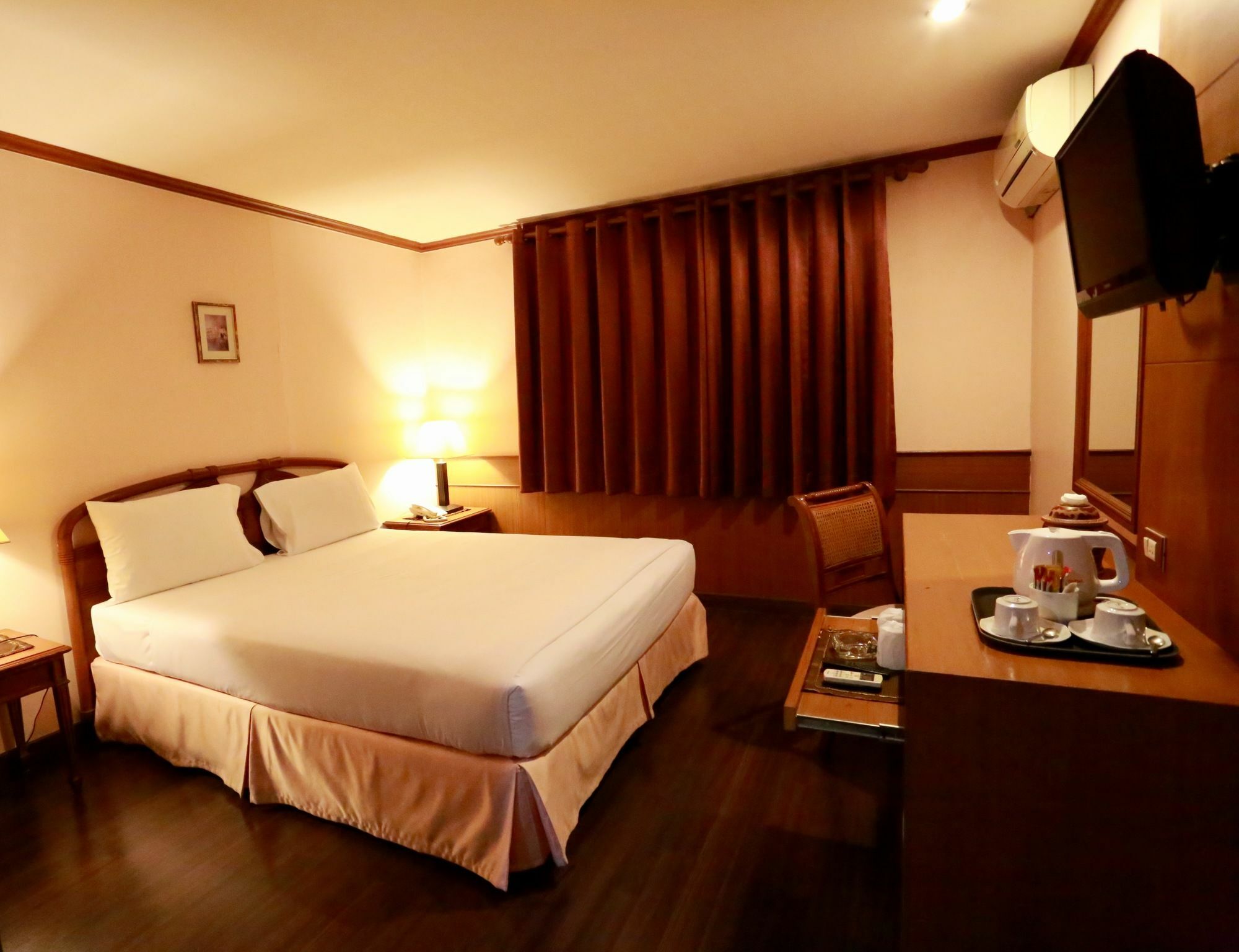 Travel Lodge Surawong (Adults Only) バンコク都 エクステリア 写真